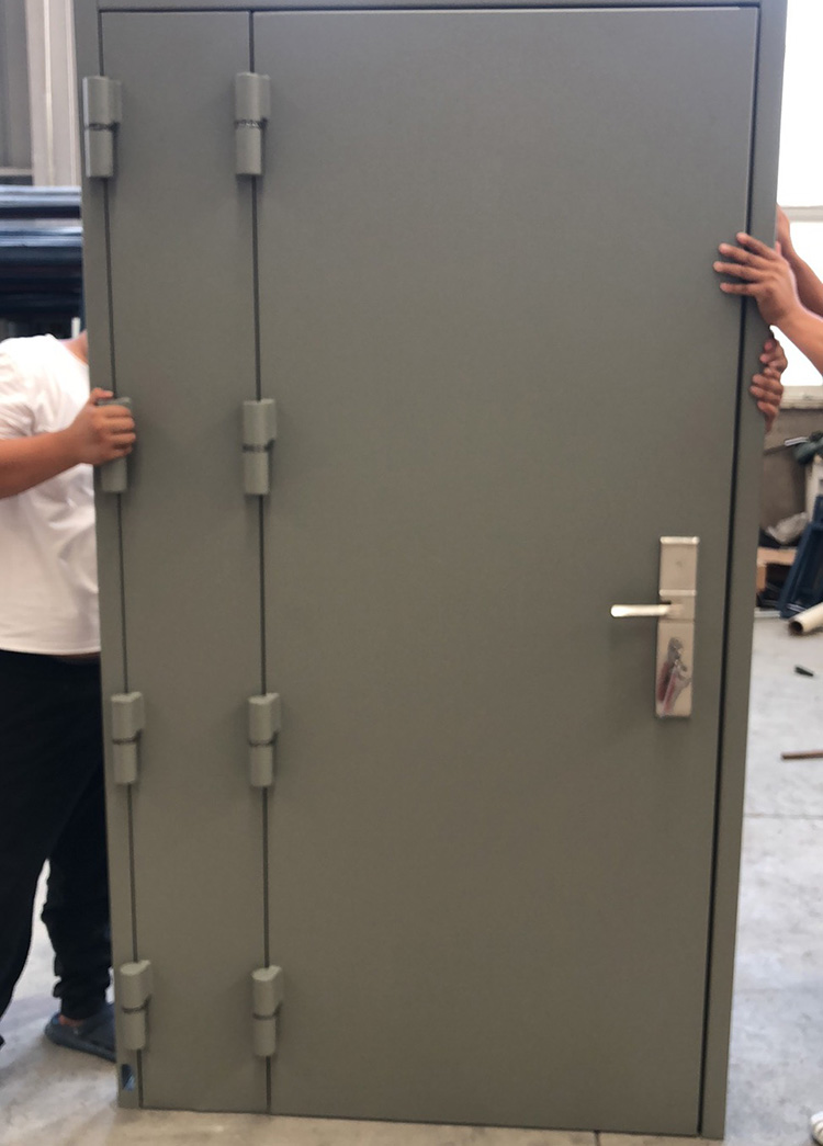 �����и���